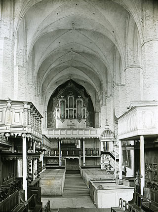 Blick vom Chor Richtung West/Turm um 1908 vor der Restaurierung