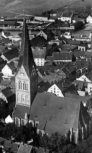 Das Dach der Nikolaikirche um 1940