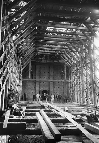 Blick in den Dachstuhl um 1908